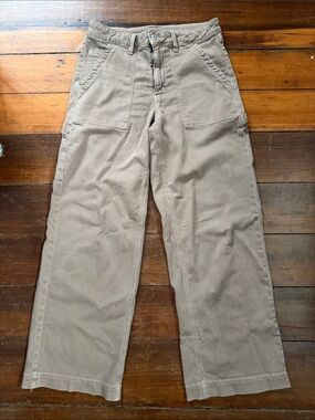 American Eagle Outfitters Women's Wide Leg Pants in Light Khaki